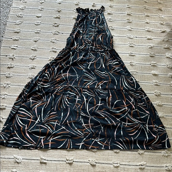 Ava & Viv Black and Orange Patterned Maxi Dress - Picture 7 of 10